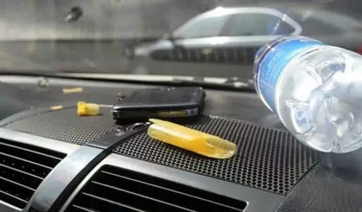 【天嬌用車學(xué)】暴曬后的汽車究竟有多毒？超乎你想象