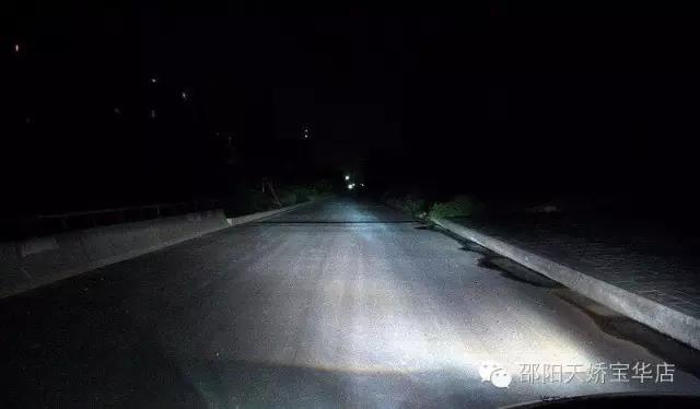 尤其是改過氙氣大燈的車主們，定期檢查電路，檢查火花塞是否積碳老化，這是很有必要的！