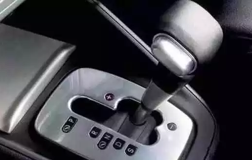 自動檔車這樣開提前報廢，多少老司機中招
