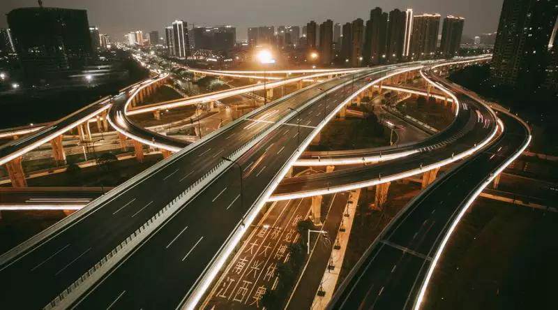 這些上道必知汽車燈語，你知道嗎？