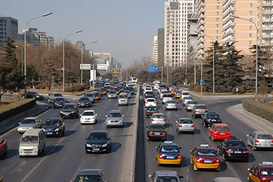 鬧市開車必學(xué)技巧，你會幾招？