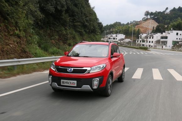 車窗怎么開省油又涼快？這些竅門送你秀操作！
